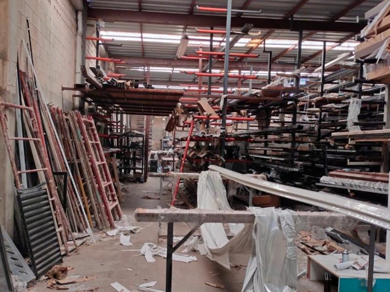 VENTA BODEGA CON OFICINAS